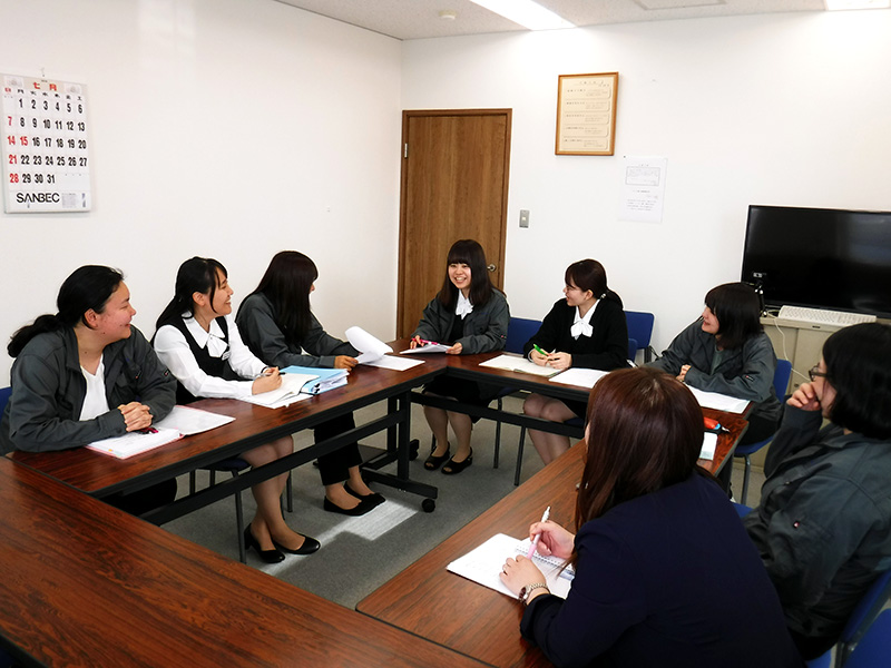 女性活躍の推進